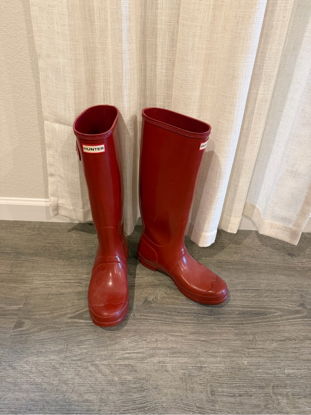 Hunter Women’s Red Tall Gloss Rain Boots